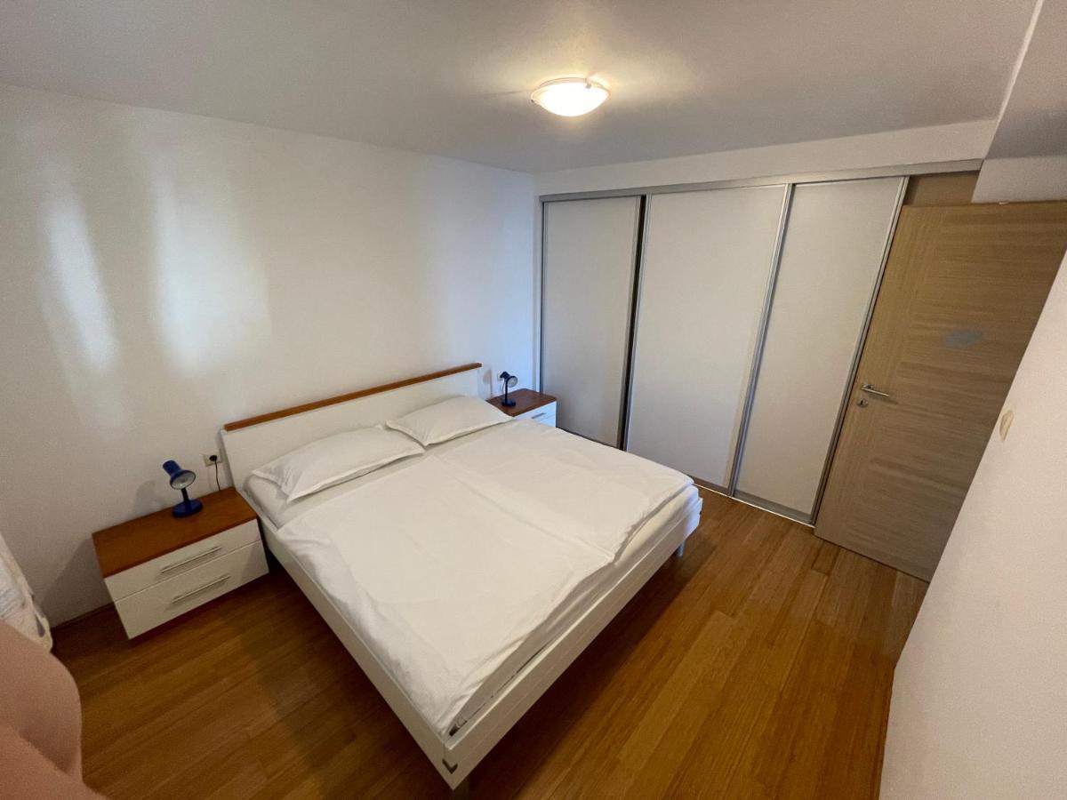 Apartment Victoria Stara Baška Zewnętrze zdjęcie
